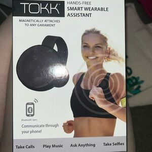TOKK HANDS FREE SMART WEARABLE ASSISTANT